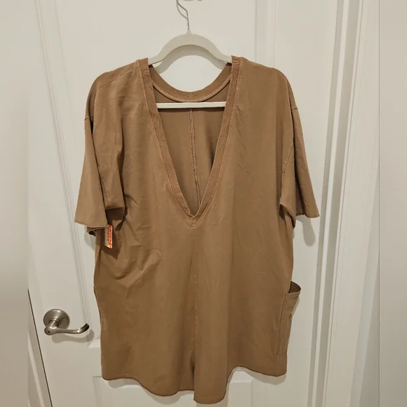 Free People Movement Mocha Open Back V-Neck Romper Medium NWT - Picture 2 of 3